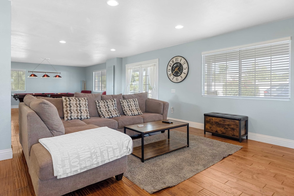 Wine Country Retreat Gorgeous Views, Minutes to Wineries