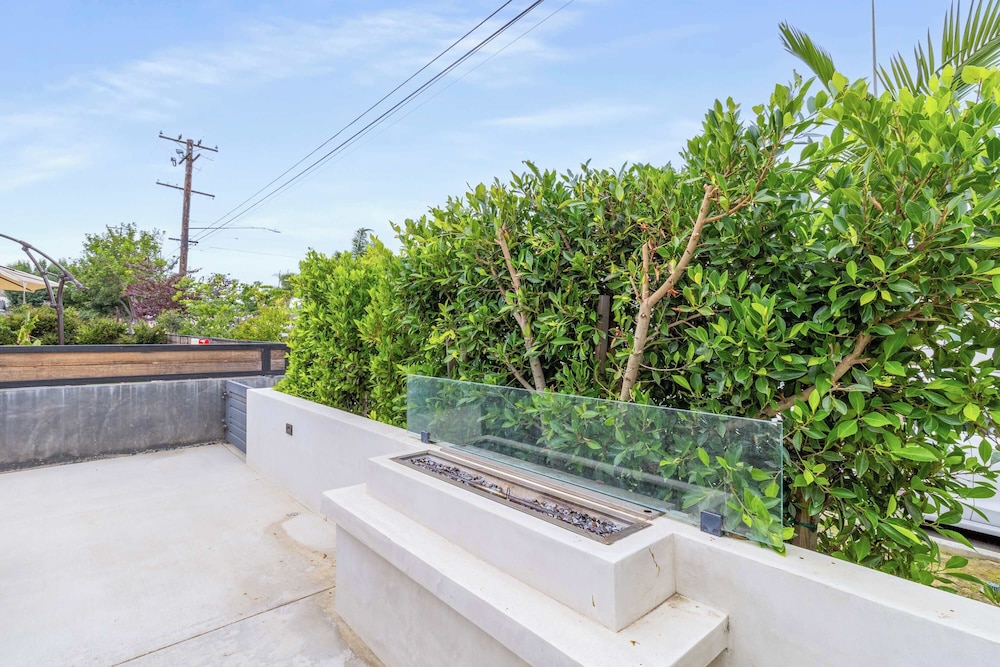 @ Marbella Lane - Luxi 4BR Haven w/ Skyscape Views