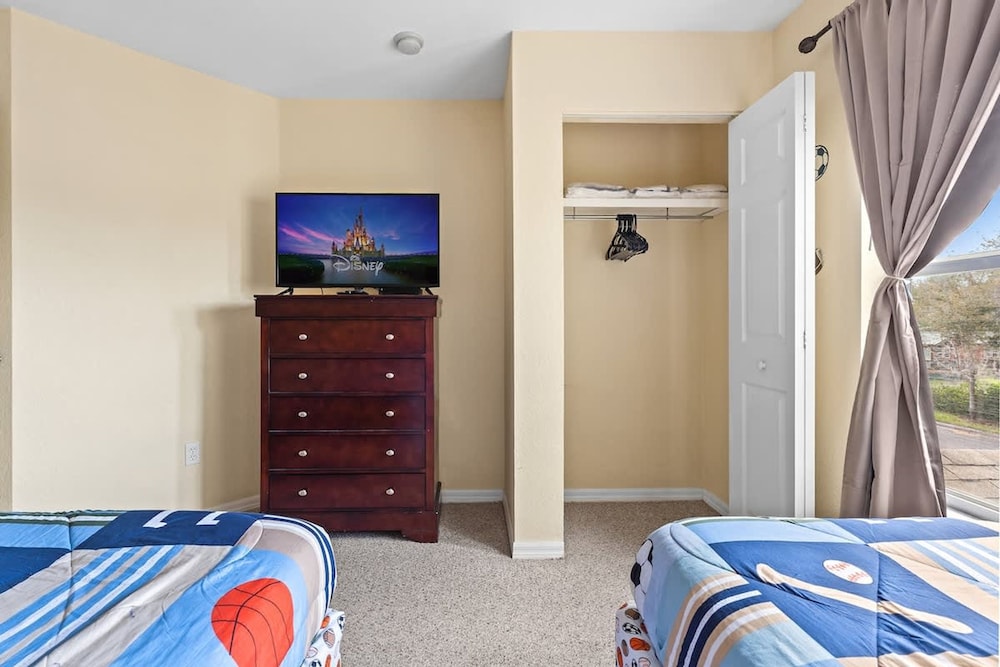 Relaxing 3BR Haven for 8 at Seven Dwarfs