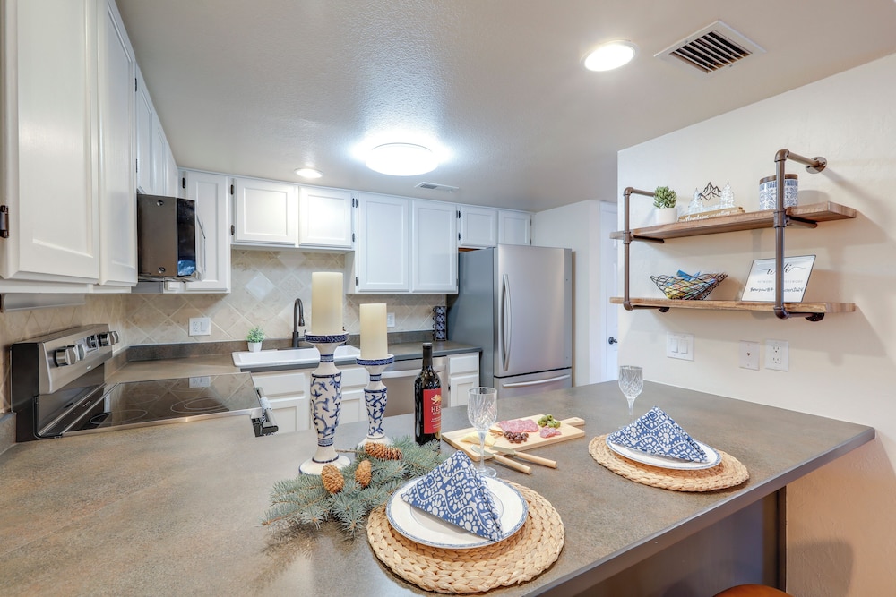Cozy Flagstaff Condo in Country Club Community!