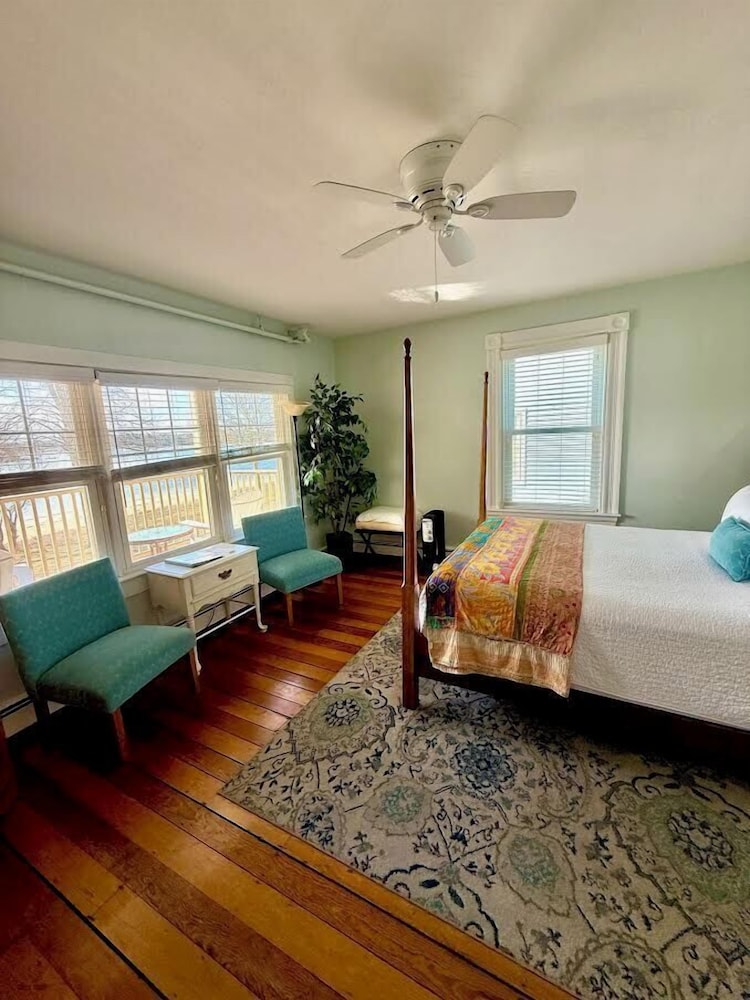 The Glen Cove Hotel & Restaurant
