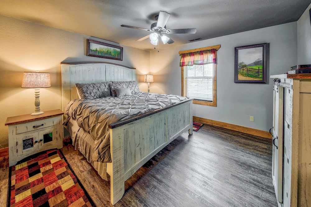 Cherokee Cottage view 4