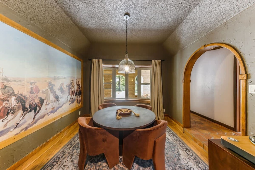 Spacious 90-acre Ranch Ideal for Families Reunions Events Sleeps 13 San Marcos River Access