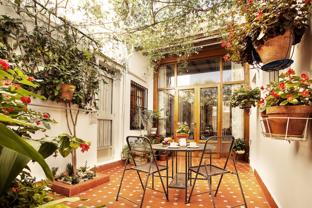 Typical Valencian House. Modernist Style. Recommended for Families