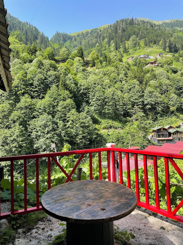 Ayder Guven Dag Evi