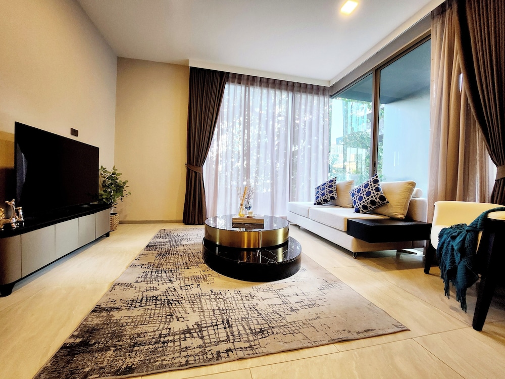 Promo! Luxury 2BR Suiteprime Spot