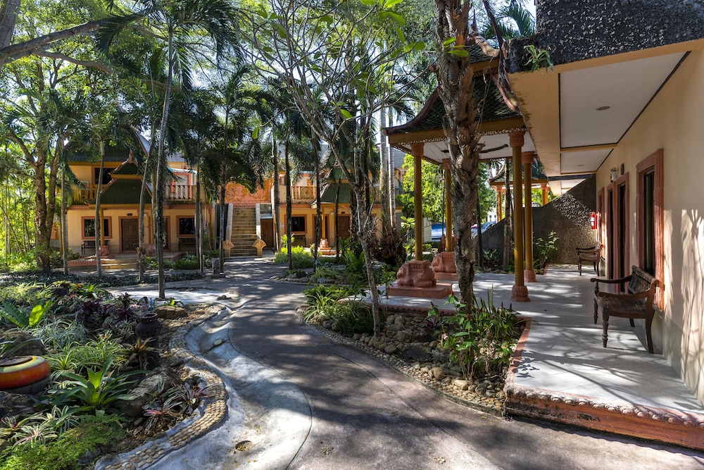 Hotel Coconut Beach Resort - Image 1