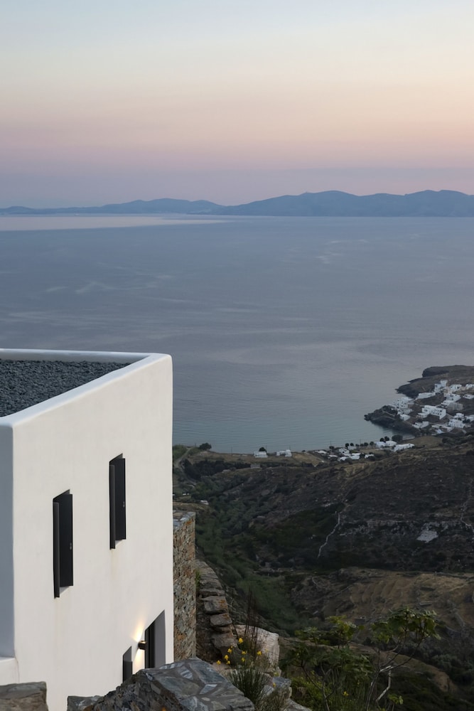 Houses G Y in Kardiani Tinos