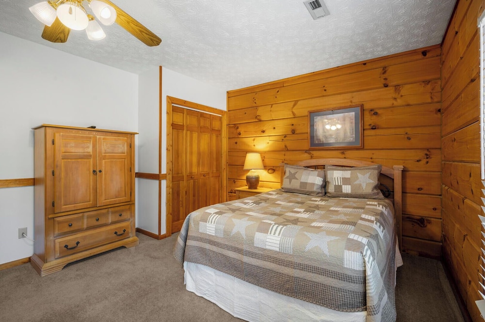 Country Pines Lodge