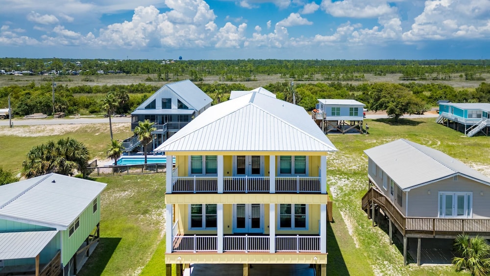 Dreezy's Hideaway by Southern Vacation Rentals
