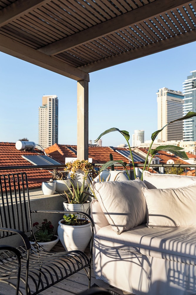 The Gem of Neve Tzedek by Sea N' Rent
