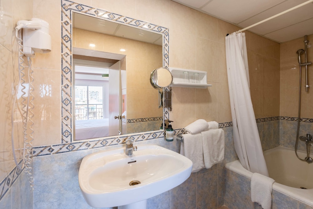The Red Hotel by Ibiza Feeling - Adults only