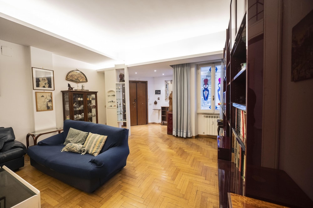 Trastevere 2 BR Cozy Apartment photo 3
