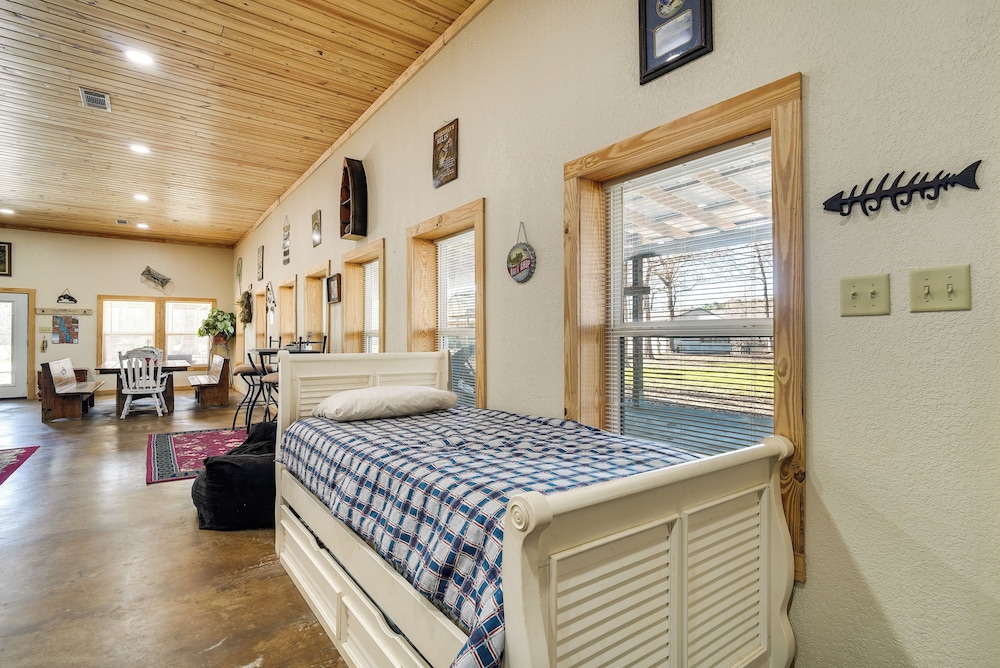 Boat Launch On-site: Lakefront Toledo Bend Getaway
