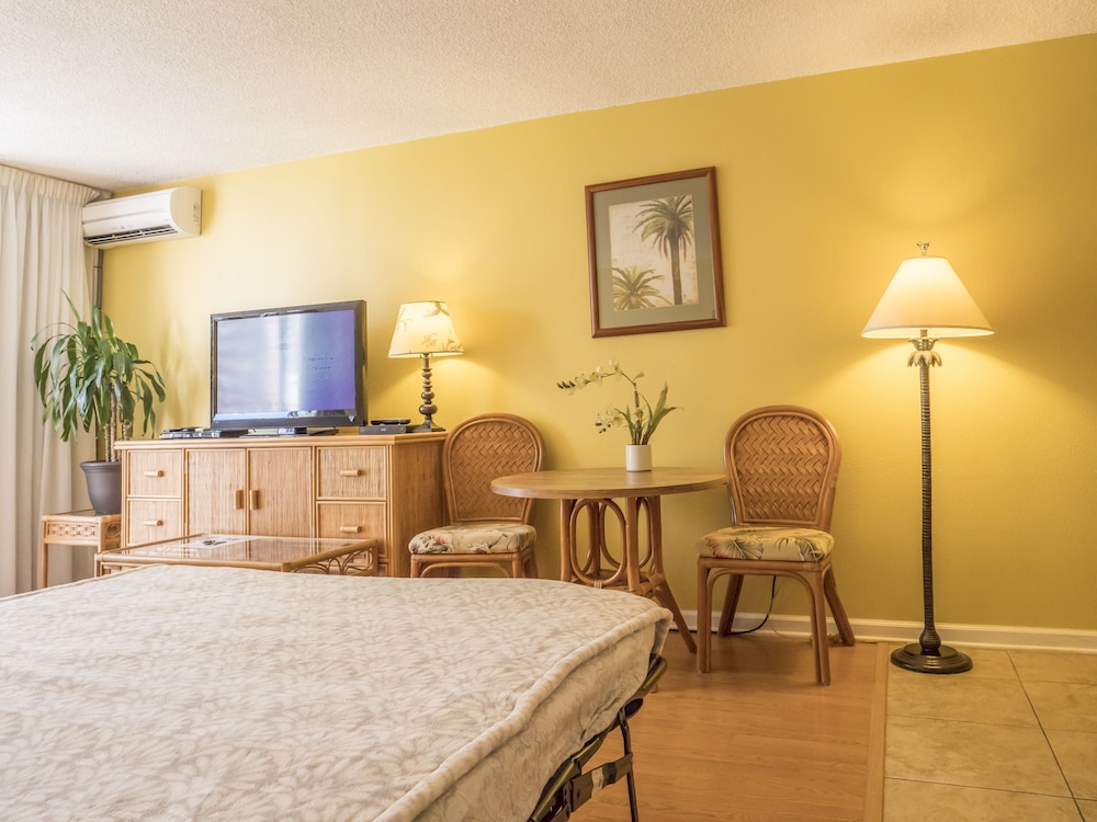 Tropical Studios at Marine Surf Waikiki