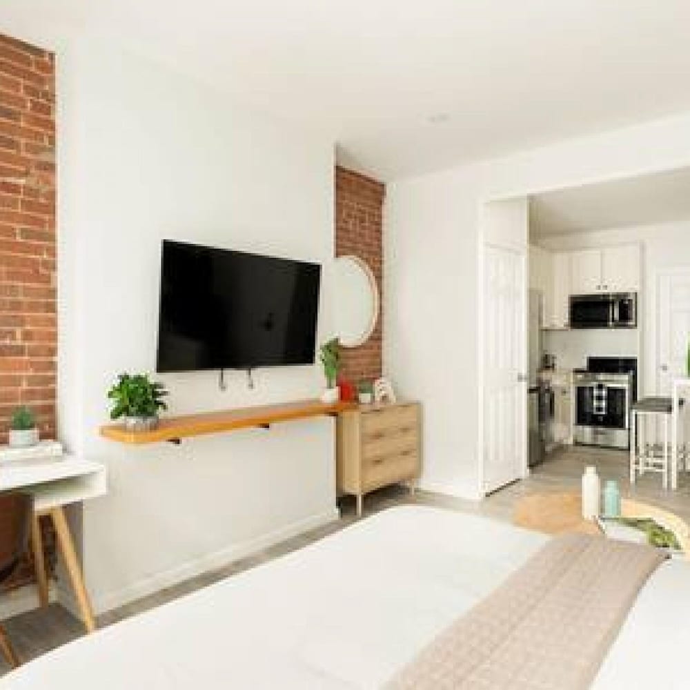New Modern Studio UES W D