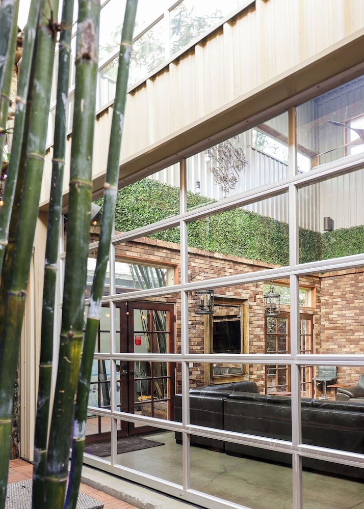 Bamboo Loft 6BR