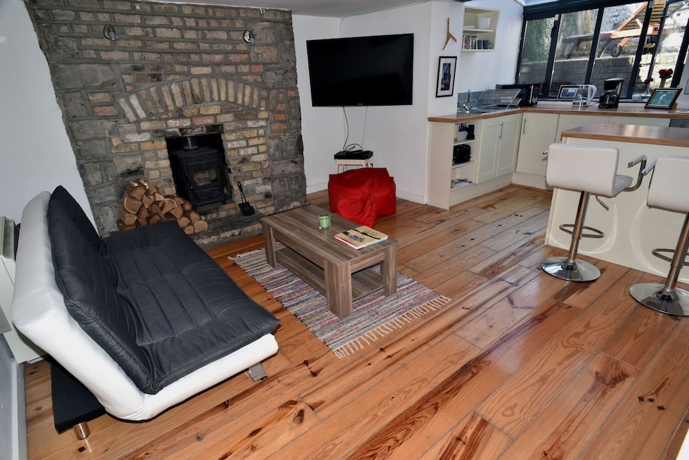 Spacious 3 Bedroom Family Home in North Strand
