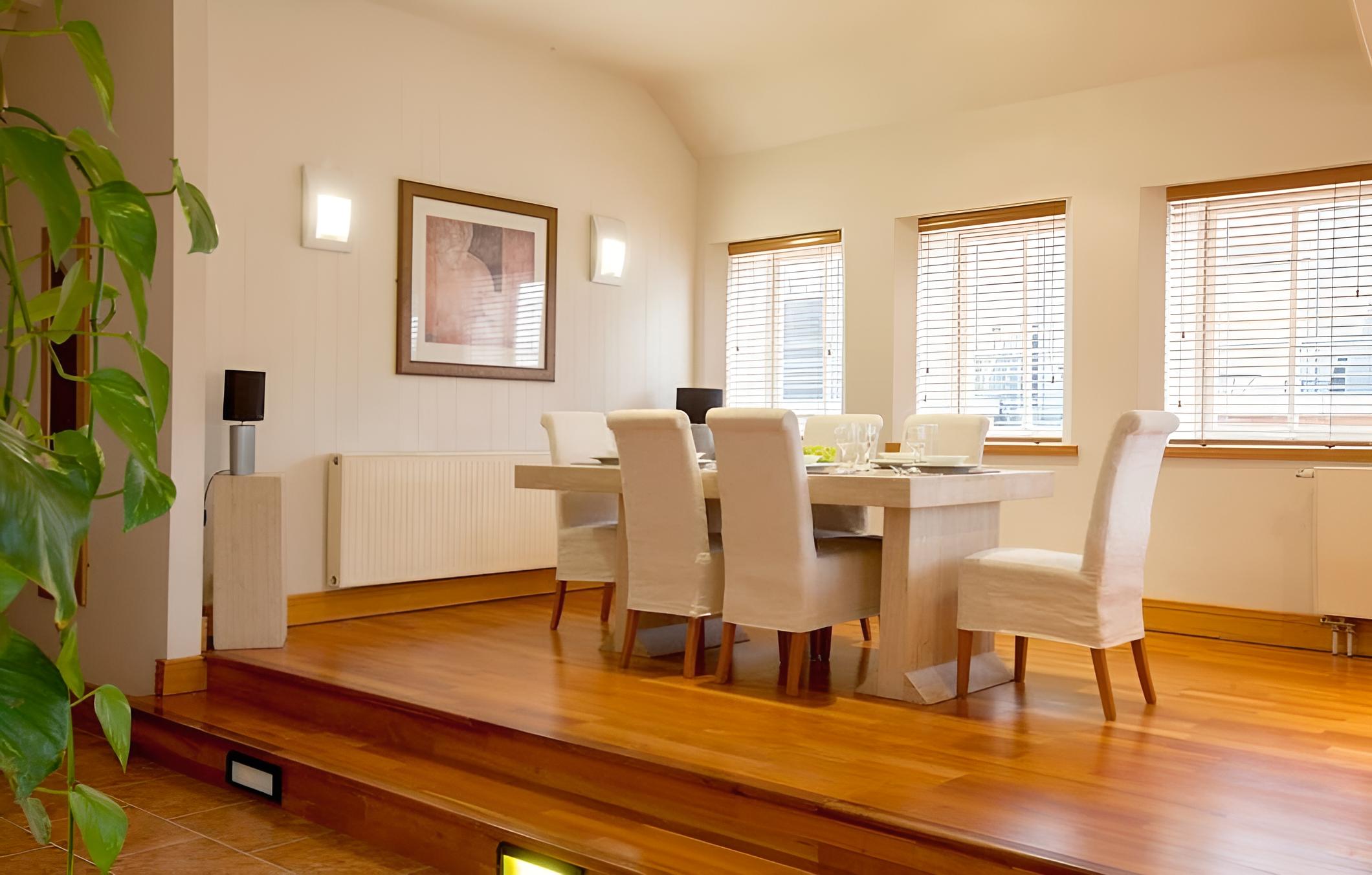 Exclusive Stunning Spacious Penthouse In The City view 3
