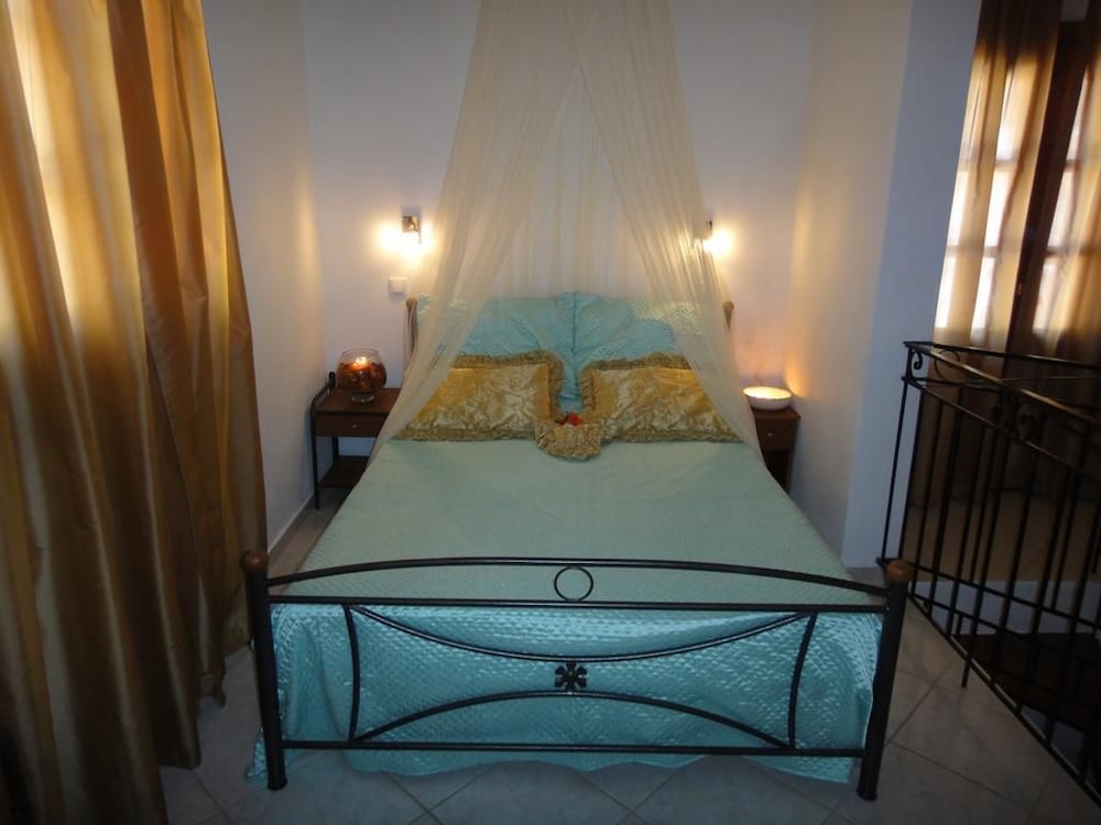 Captain's Suites