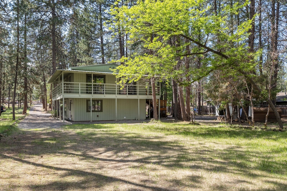 Deschutes Riverwoods Retreat view 5