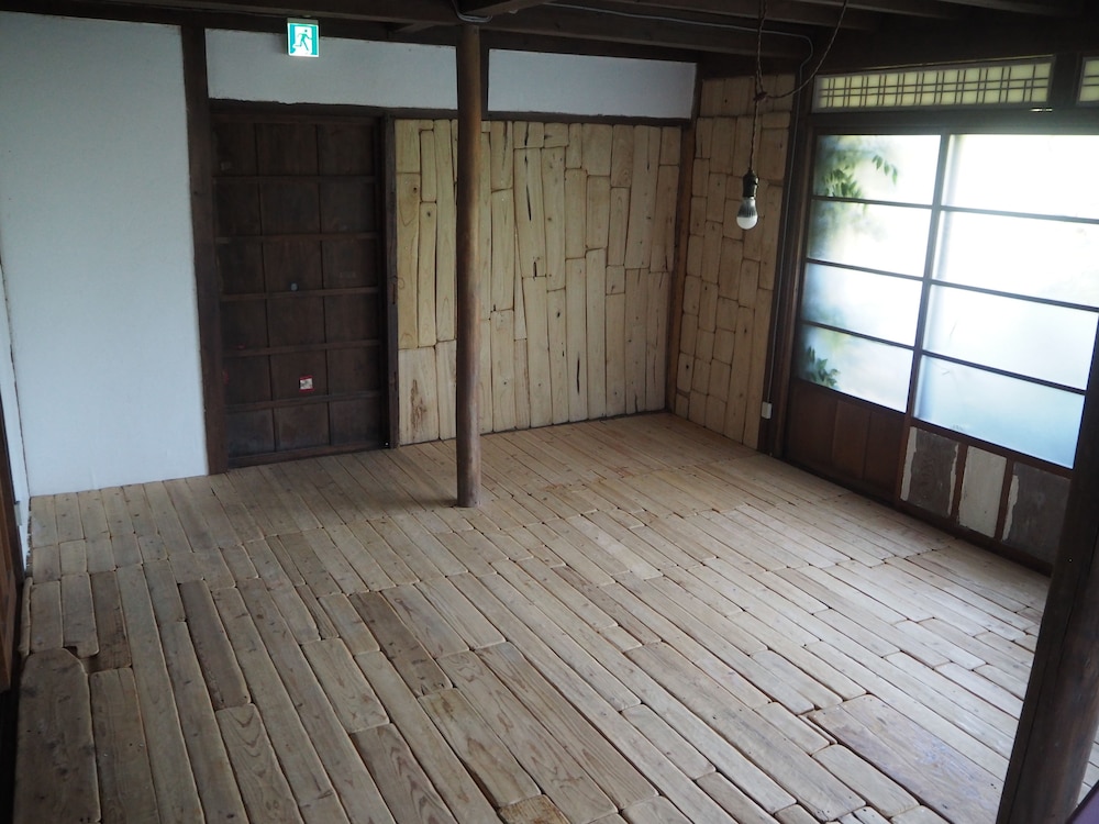 Guest House Nishiki - Hostel