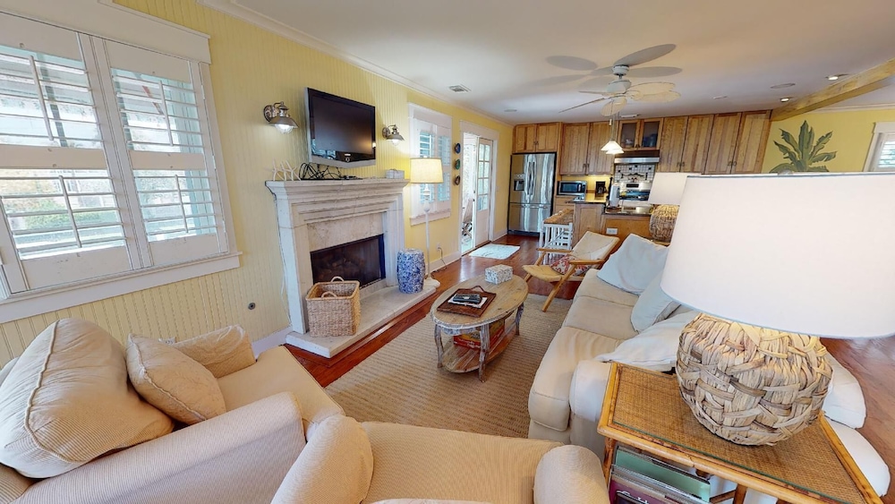 Thirst N' Howl by Tybee Vacation Rentals