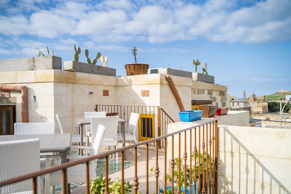 Ta' Pinu B&B