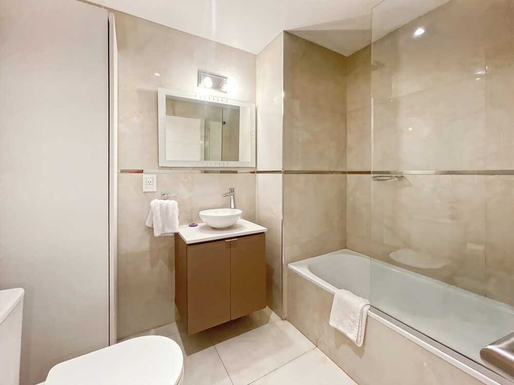 Ayres Suites Moreno