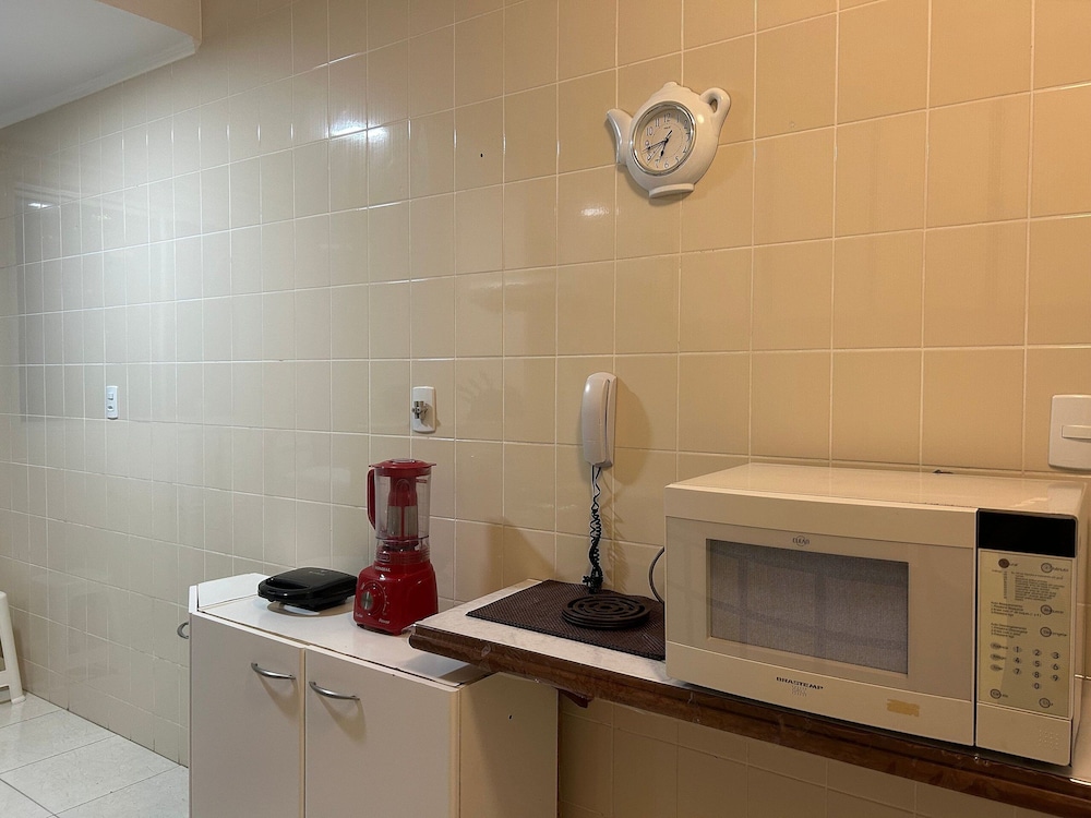 2 Bdrm apt 250m From the Beach in Center Sdc0601