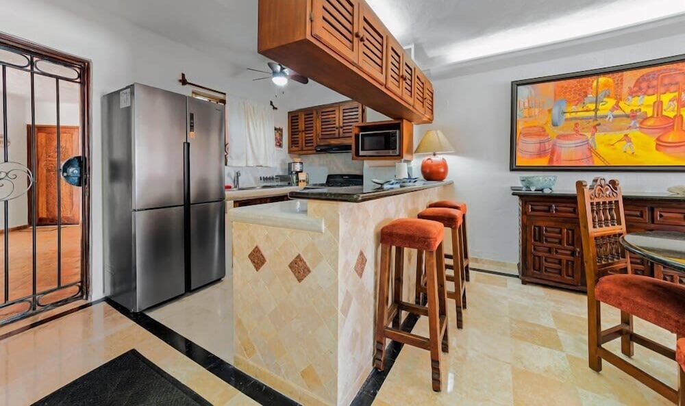 Ocean View 2Br Condo-balcony-beach-pool - 212