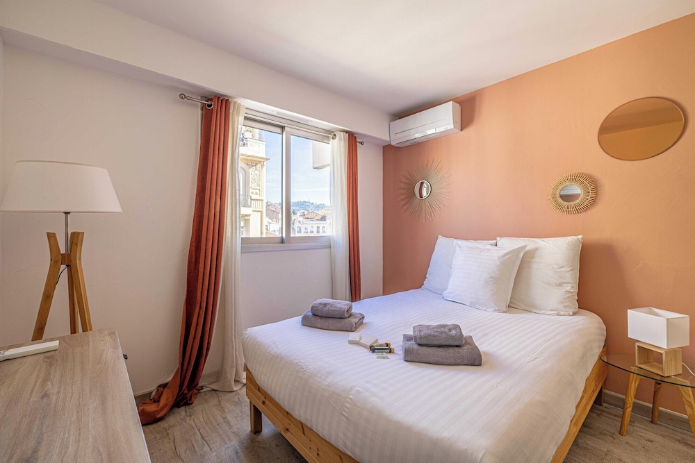 Exceptional Air-conditioned Flat in Cannes