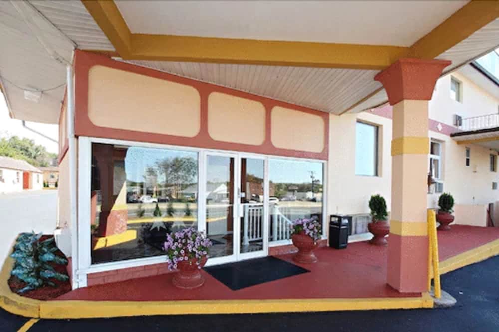 Regal Inn Suites - Property Image 17