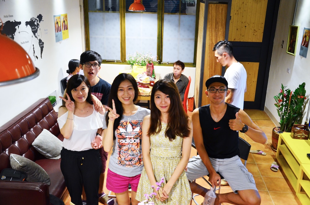 Knock Knock Hostel