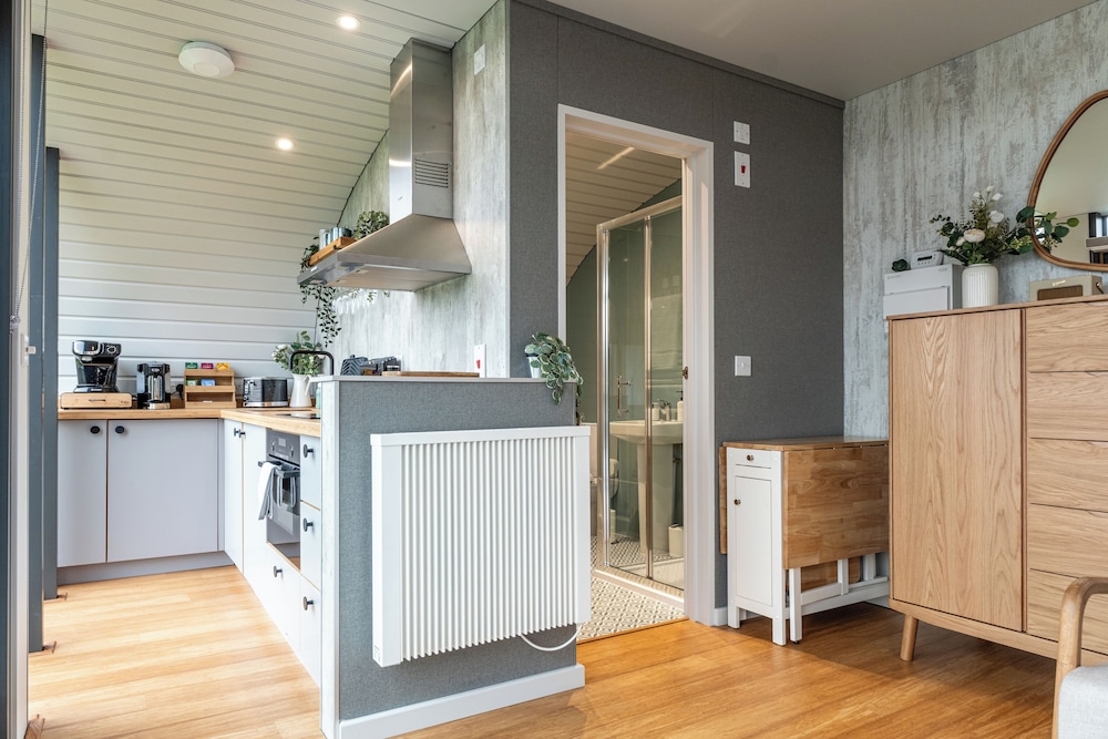 Sustainable Pod on Old Chalford Farm
