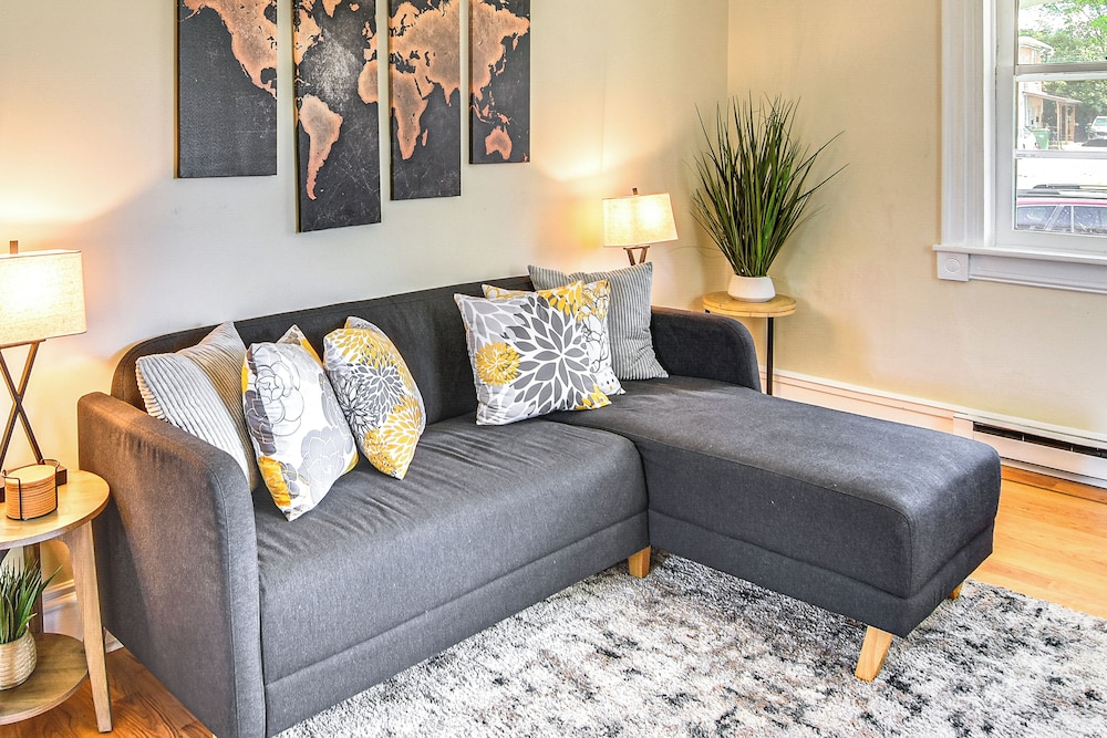 Near Nockamixon State Park: Telford Apt w/ Porch!