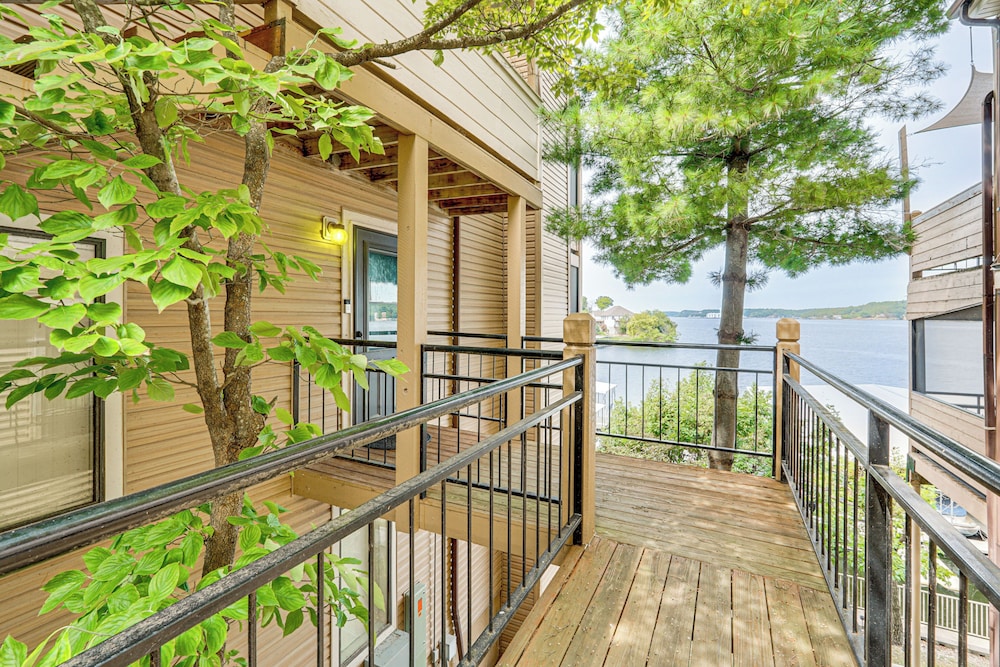 Boat Slip & Pool Access at Lake Ozark Condo!