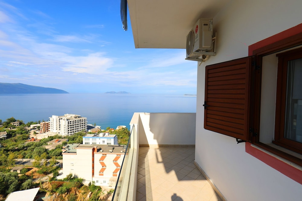 Hill Suites