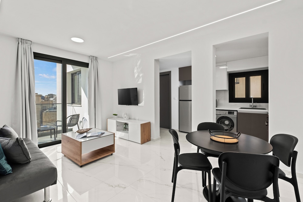 Maestro City Apartments