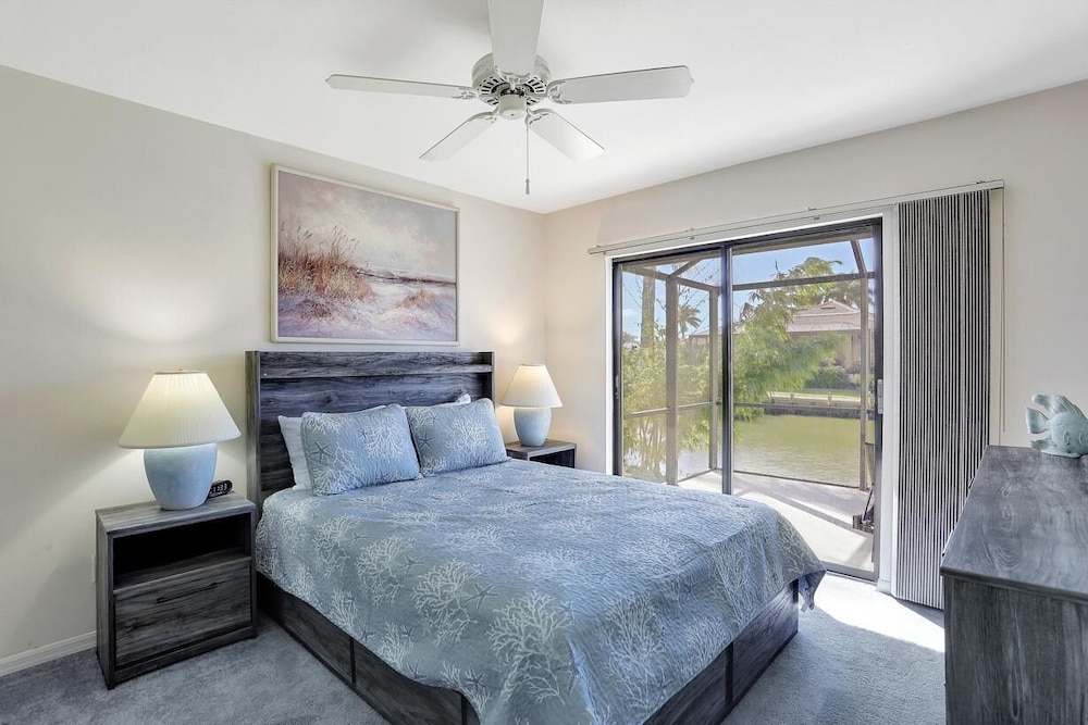 Quiet Waterfront Home With Pool, Dock and Bicycles view 4