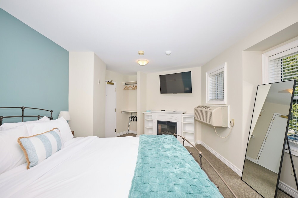 Nine Vines Hotel