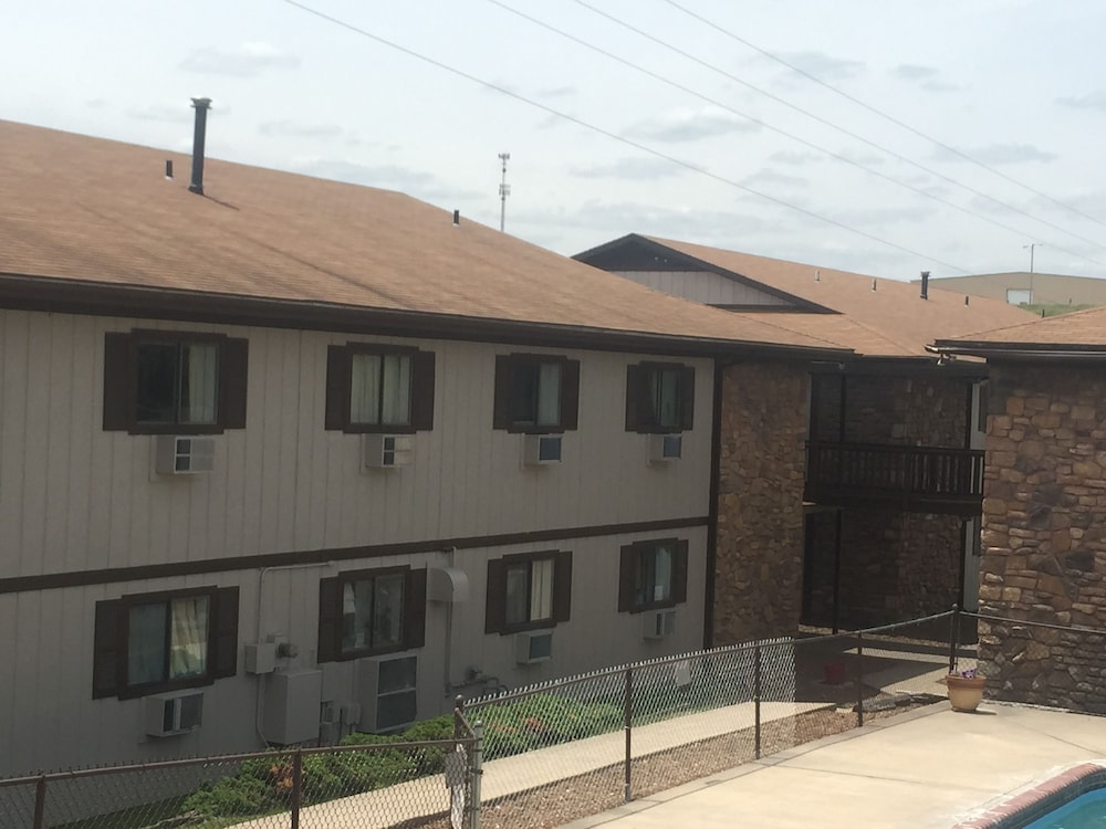 Midway Budget Inn