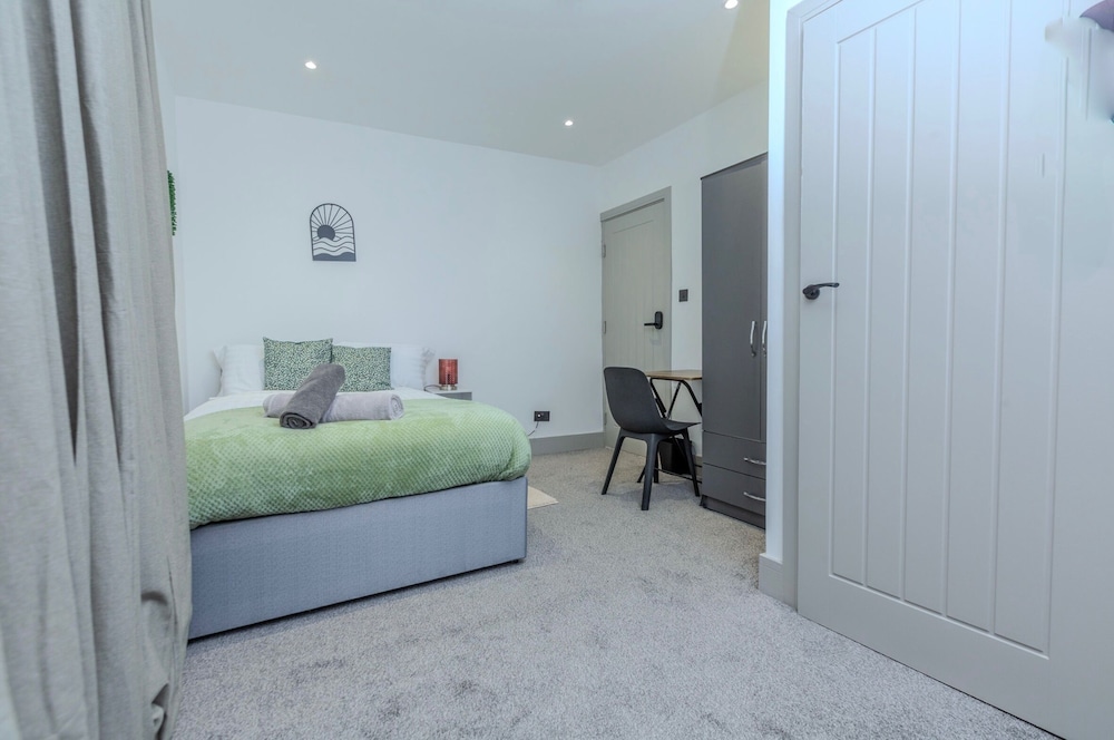 Cozy House In Medway-sleeps10-garden-freeparking