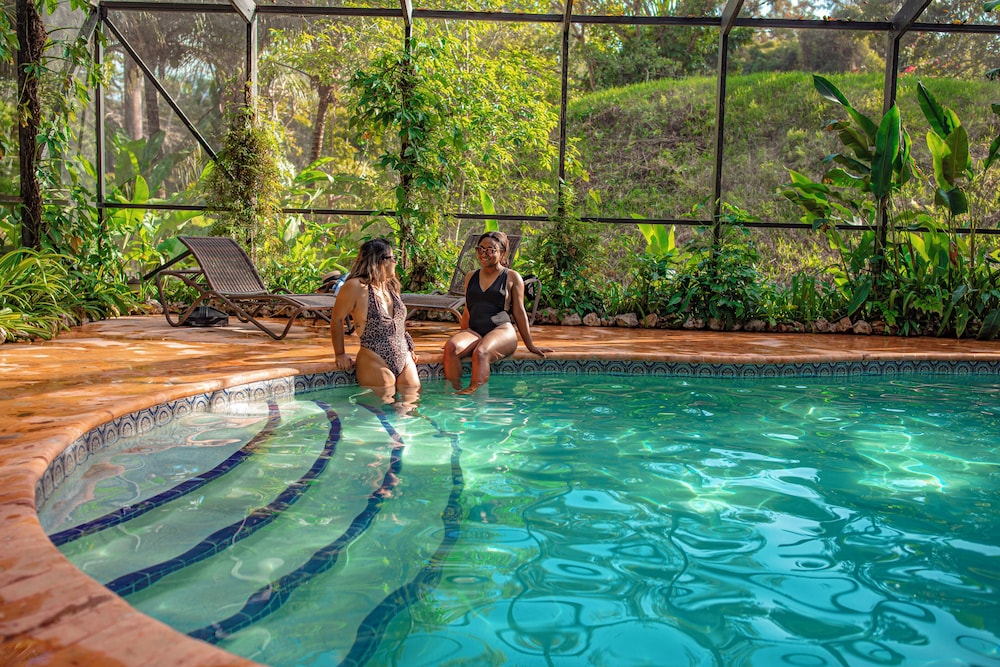 Chan Chich Lodge