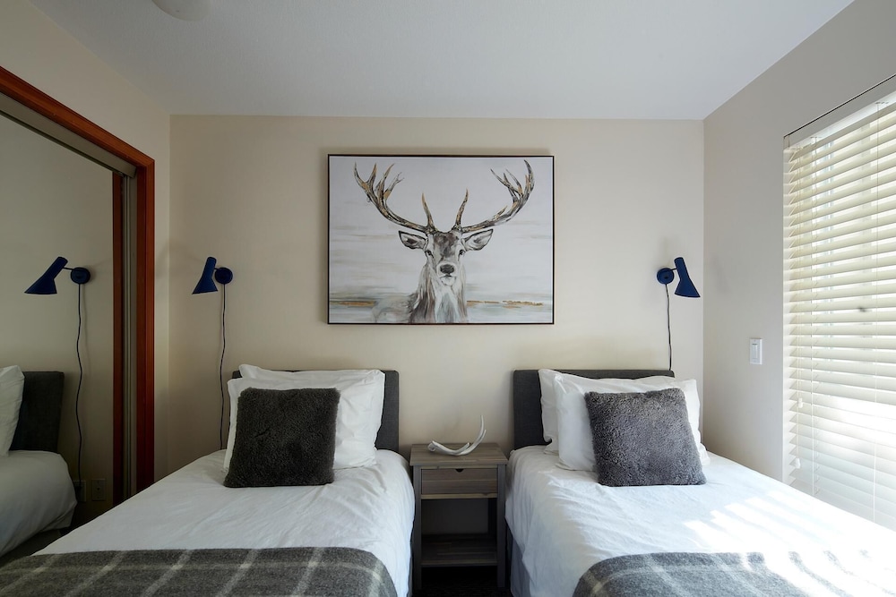 70 Lagoons - Image 2