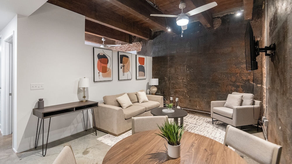  Landing Furnished Apartments Downtown Memphis