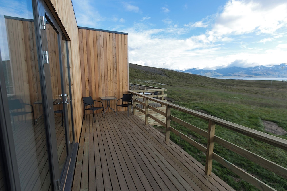 Dis Cottages