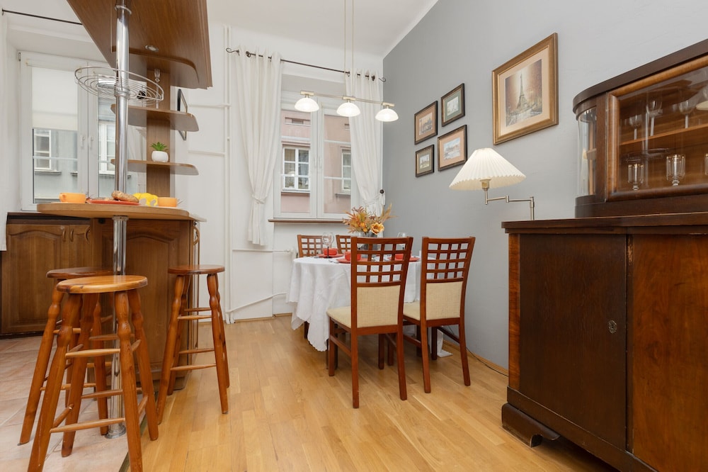 Apartment Near Royal Castle by Renters view 5
