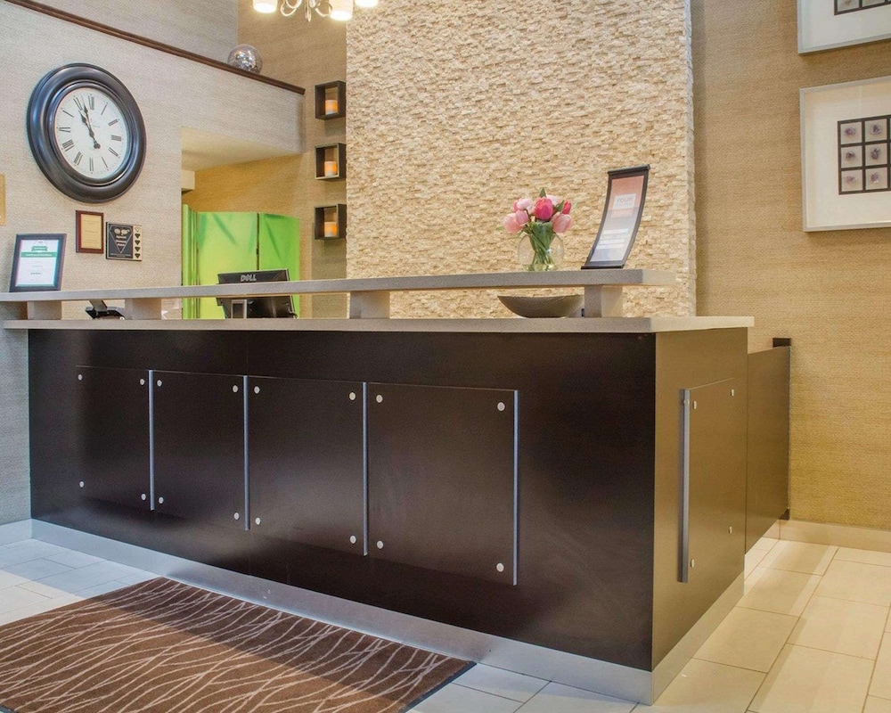 Guelph Vacations - Comfort Inn Guelph - Property Image 3