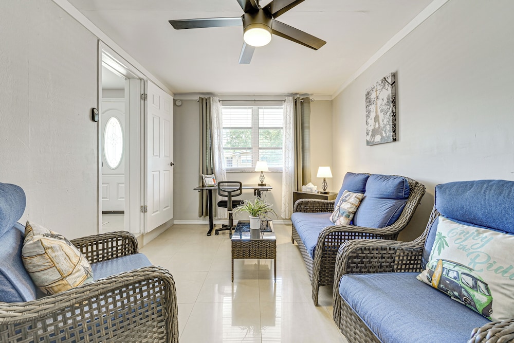 Home w/ Expansive Patio, 3 Mi to Busch Gardens!